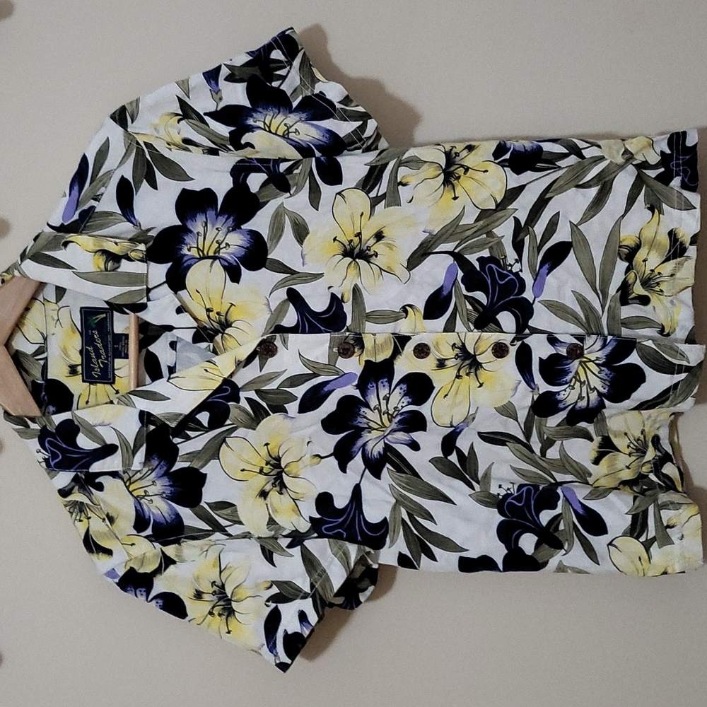 Womens Island Traders Hawaiian shirt